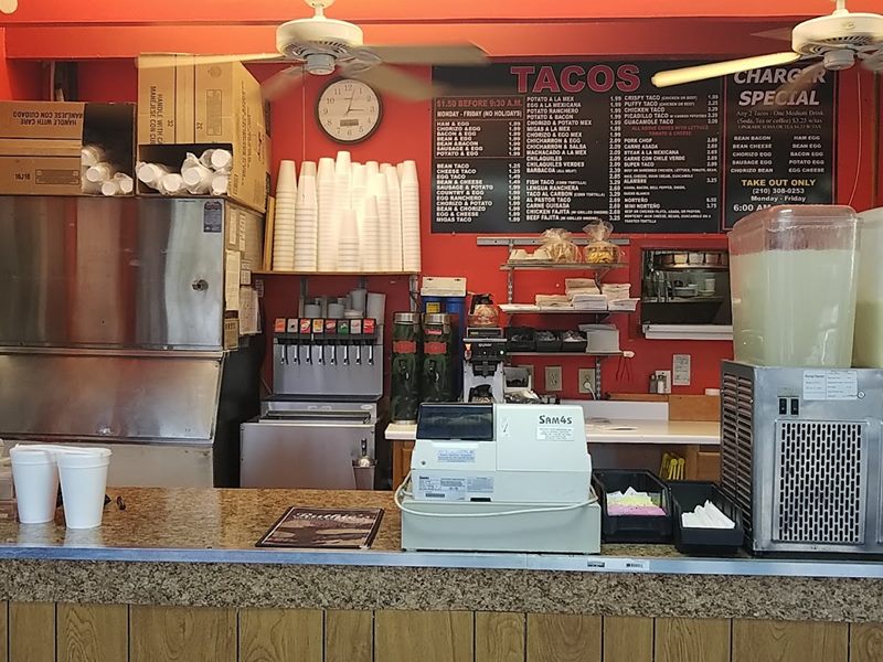 Ruthie's interior